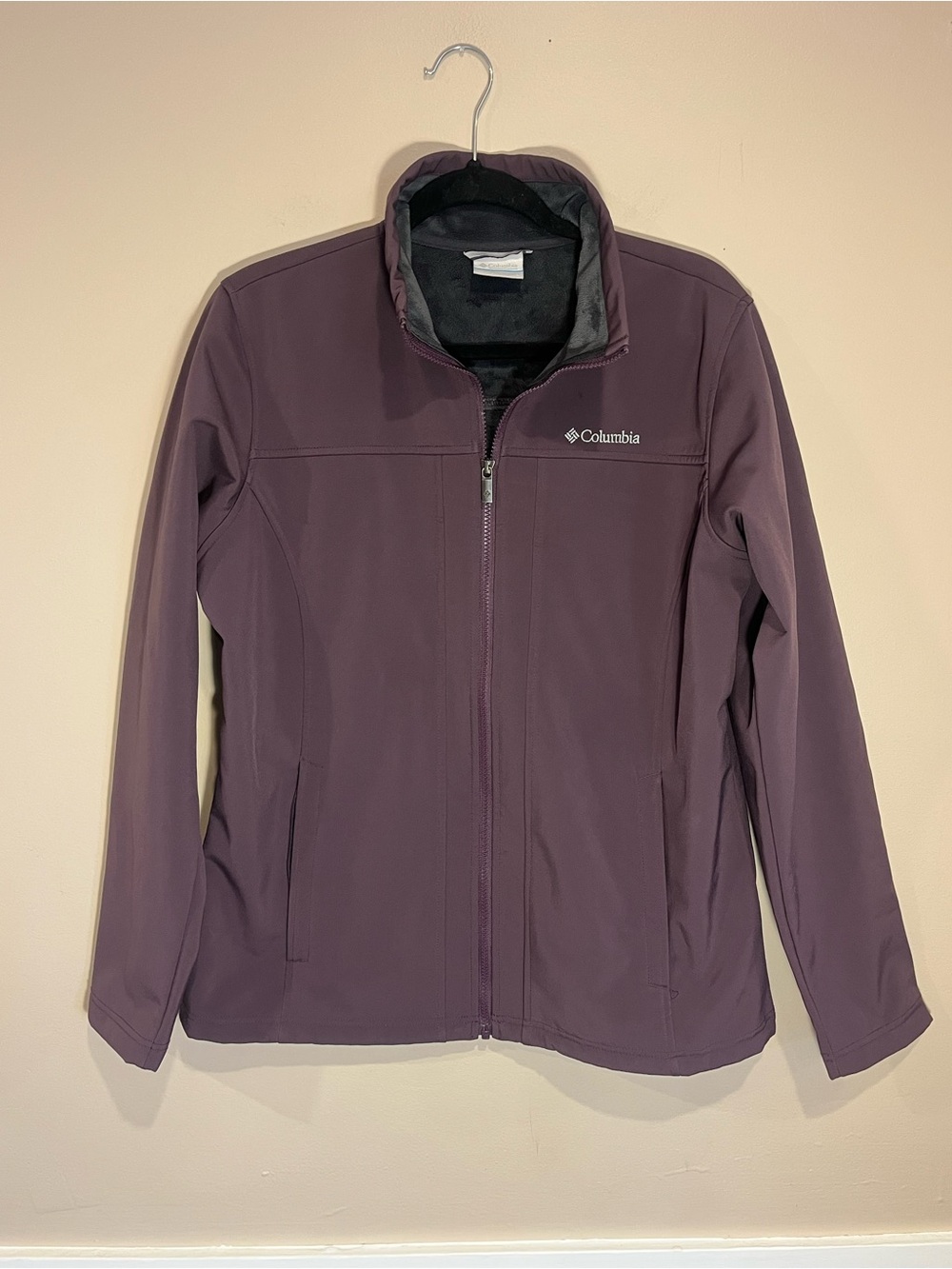 Columbia Women's Acorn Cottage Softshell Jacket, Plum Small